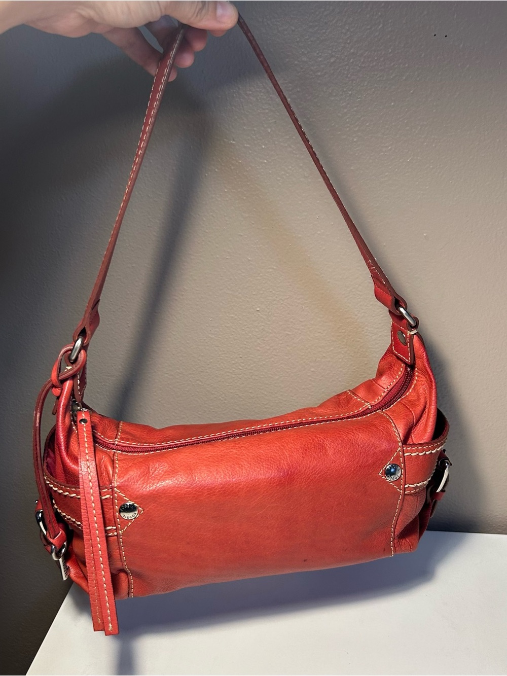 Fossil vintage east west shoulder bag Red Leather Key charm